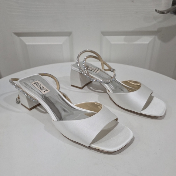 New Badgley Mischka Infinity Satin Block Heels - Picture 5 of 9